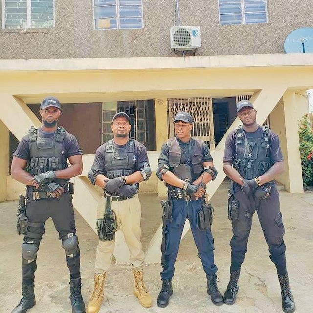 The group picture of the best private security guards in Ibadan Nigeria(Tobros Security service company)